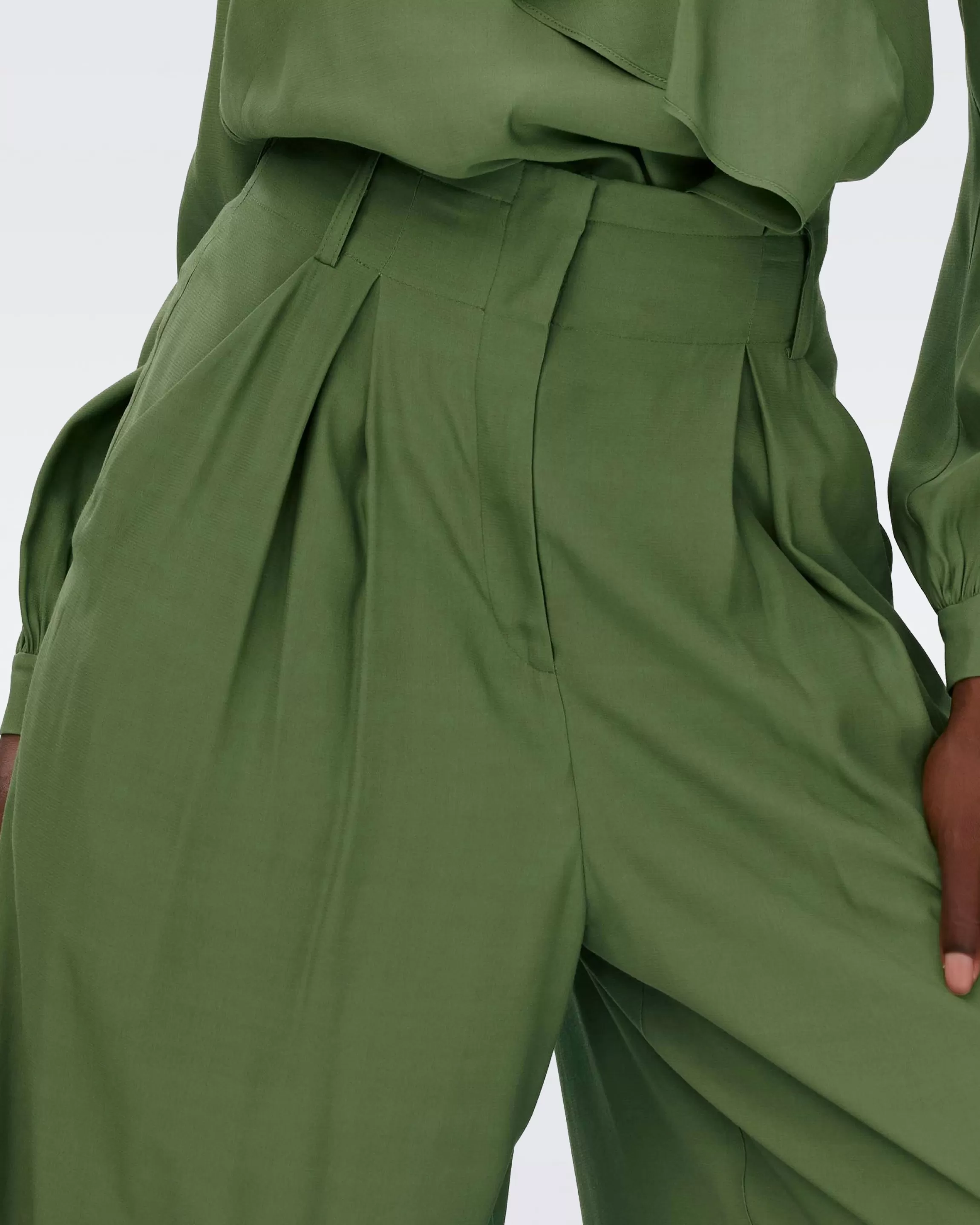 dvf Bellini Pants in Military Green Store