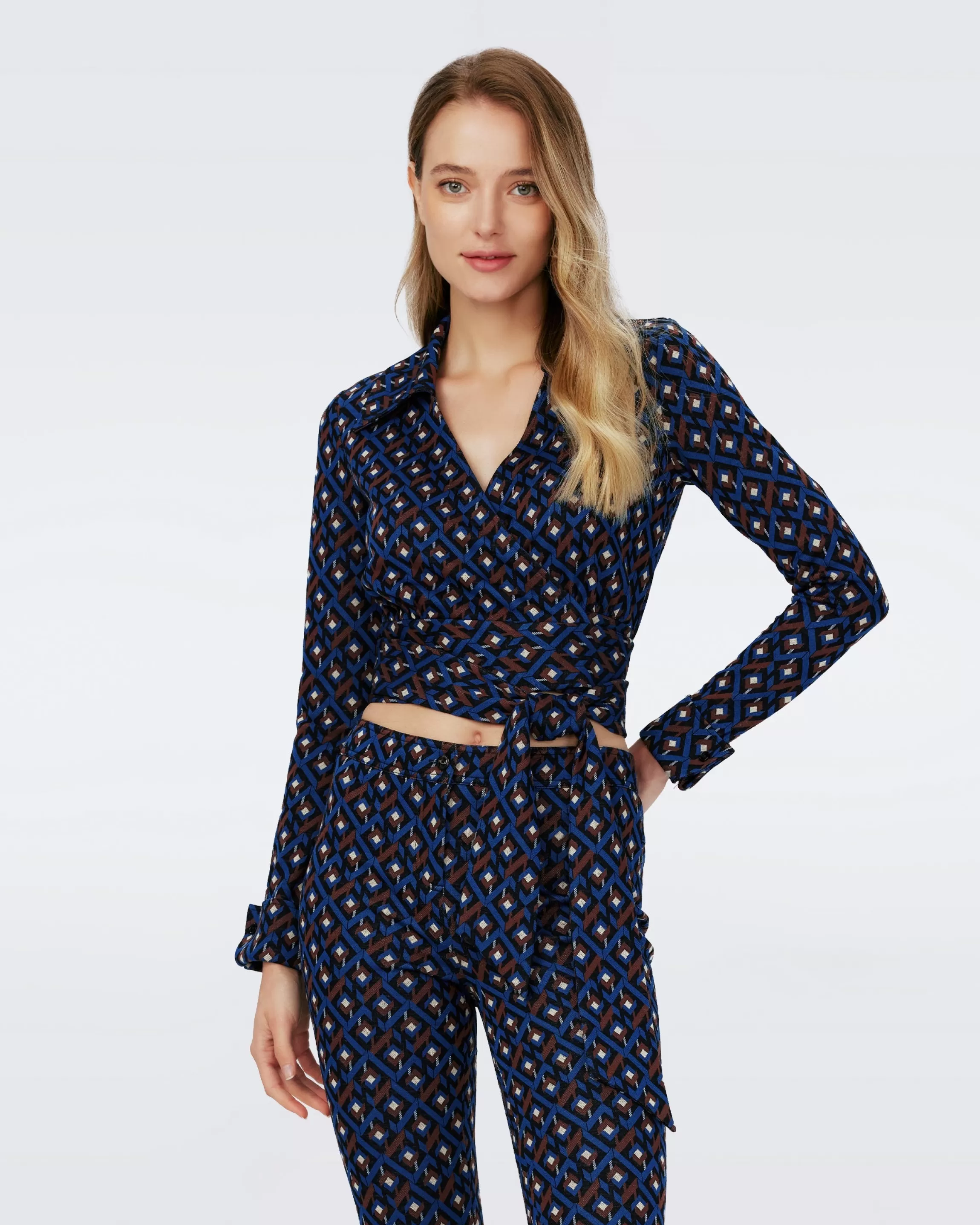 dvf Bobbie Wrap Top in Tarot Maze Ocean Blue Online